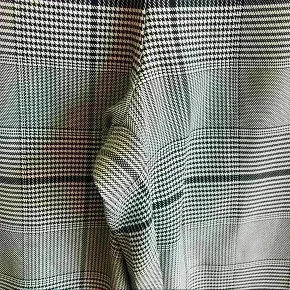 NEW! J.O.A. Plaid Cropped Pants with Pearls - Picture 5 of 9